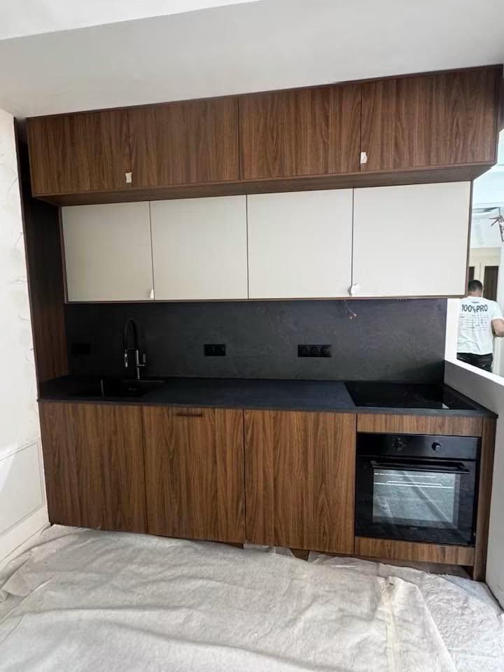 Parquet, peinture, agencement et finitions intérieures.