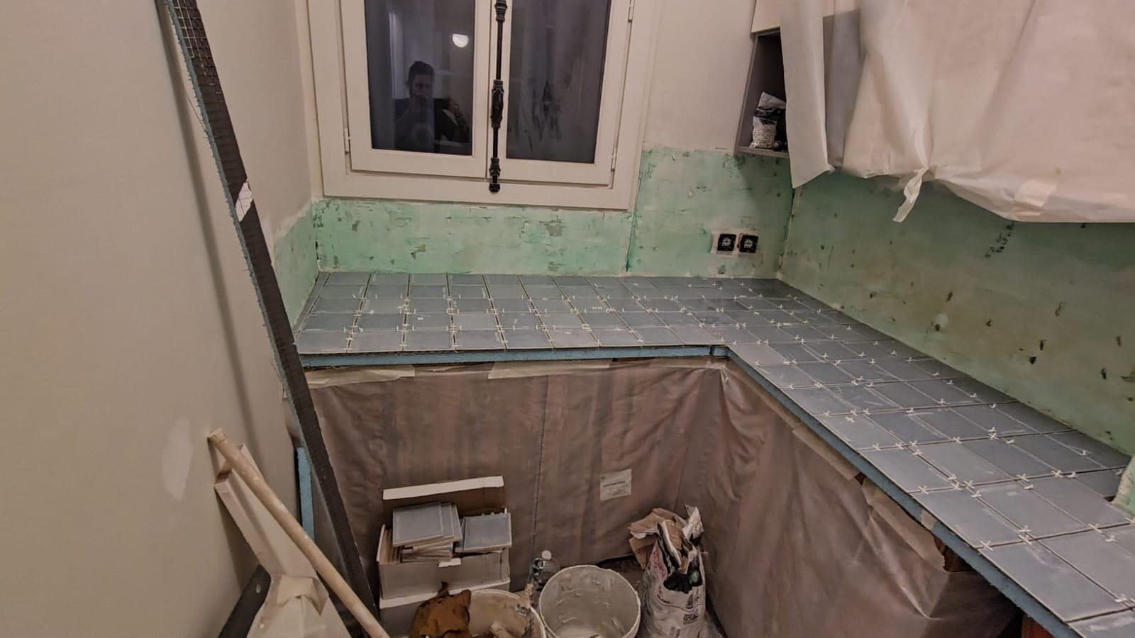 Cuisine, meubles, plan de travail et crédence