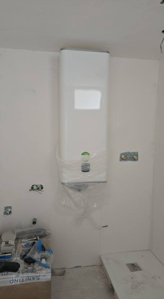 Salle de bain en travaux et terminée