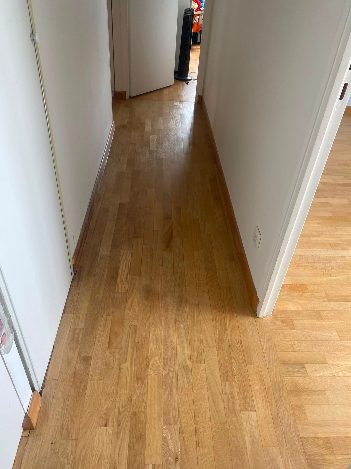 Couloir avec parquet rénové à Paris 15e