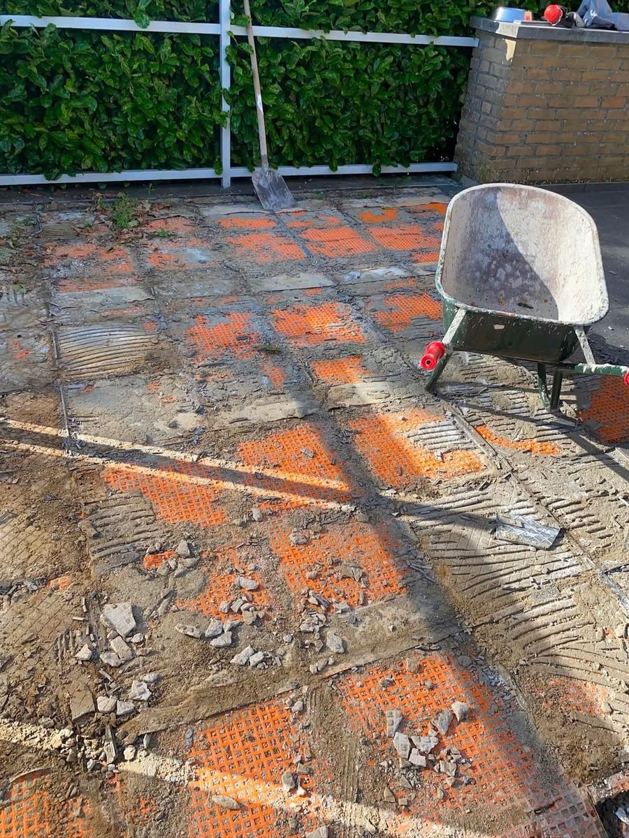 Dallage déposé avant terrassement et reprise des fondations — Maçonnerie et extérieur (Avant) | GLOBAL CONSTRUCTION