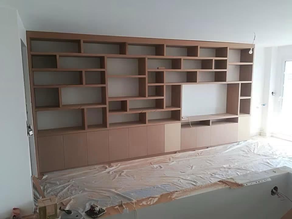 Bibliothèque sur mesure en cours de montage — Menuiserie sur mesure (En cours) | GLOBAL CONSTRUCTION