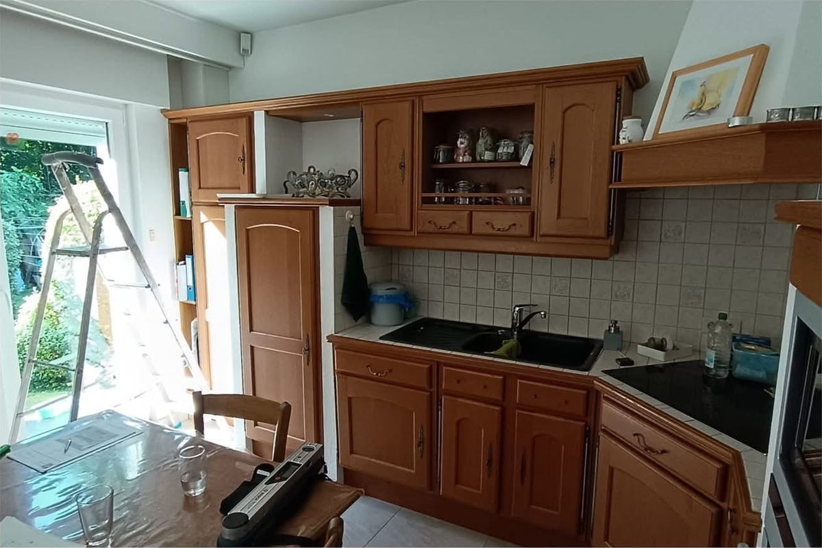 Cuisine d'origine en chêne, avant dépose complète — Rénovation intérieure (Avant) | GLOBAL CONSTRUCTION